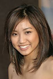 Actress Brenda Song Attends Raising Helen Premiere On May 26 2004 At El Long Bob Hairstyles Medium Length Hair Styles Medium Hair Styles