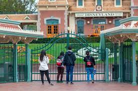 Strong Job Growth A Terrible Job Market The Bizarre 2020 Economy In 2020 Disneyland Resort Shanghai Disney Resort Disneyland