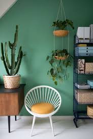 Diy Zelf Een Plantenhanger Maken Met Rieten Manden Vtwonen Groen Geschilderde Muren Binnenhuisarchitect Design Woonkamers