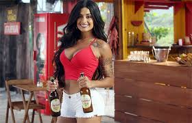 She dated actor felipe roque from 2016 to 2018. Pin Em Aline Riscado Verao