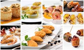 Con estas recetas puedes dar comienzo a tu menú diario o tus menús para celebraciones. 20 Aperitivos Y Canapes Faciles Para Navidad Cocina Abierta Aperitivos Tapas Y Aperitivos Canapes Faciles