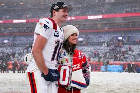 Super Bowl 2026: Meet New England Patriots quarterback Drake Maye and his  family - ABC News