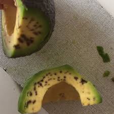 Es gibt zwei gründe, warum avocados innen braun werden. Schnelle Antworten Avocado Gut Oder Schlecht Schwarze Punkte