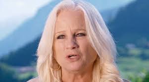 Bridget Handley's Instagram, Twitter & Facebook