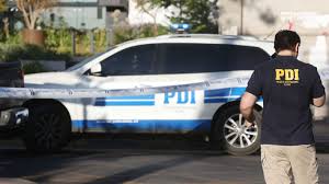 .secuestro y el posible homicidio a una de las víctimas, que aún está desaparecida en collipulli. Collipulli Fiscalia Dice Que Detenidos Arriesgan Presidio Perpetuo Calificado Y Pdi Logro Incautar Vehiculos Armas Y Droga Emol Com