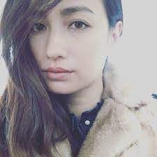 佐田真由美 意見が二つに分かれて混乱してます まさかの エクステとか付けてみようかな 今時エクステってあるの 今時 エクステ とか