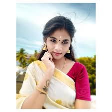 Shop for kerala kasavu saree in india buy latest range of kerala kasavu saree at myntra free shipping cod easy returns and exchanges Keralasaree Hashtag On Twitter