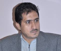 وقبل أيام، أفادت تقارير غربية أن صور التقطتها الأقمار الاصطناعية، أظهرت أن الإمارات تقوم ببناء قاعدة عسكرية كبيرة في جزيرة ميون التي لا تزيد مساحتها عن خمسة أميال مربعة. Ø¨Ø±Ù„Ù…Ø§Ù†ÙŠ ÙŠÙ…Ù†ÙŠ ÙŠØ¹Ù„Ù‚ Ø¹Ù„Ù‰ Ø¨ÙŠØ§Ù† Ø§Ù„ØªØ­Ø§Ù„Ù Ø¨Ø´Ø£Ù† Ø§Ù„Ù‚Ø§Ø¹Ø¯Ø© Ø§Ù„Ø¥Ù…Ø§Ø±Ø§ØªÙŠØ© ÙÙŠ Ø¬Ø²ÙŠØ±Ø© Ù…ÙŠÙˆÙ† Ø£Ø±Ø§Ø¯ Ø£Ù† ÙŠÙƒØ­Ù„Ù‡Ø§ ÙØ£Ø¹Ù…Ø§Ù‡Ø§ Ø³Ù‚Ø·Ø±Ù‰ Ø¨ÙˆØ³Øª