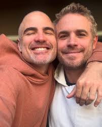 Roberto Manrique added a new photo.