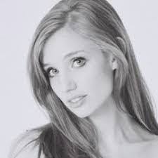 Sonja Davenport's Instagram, Twitter & Facebook