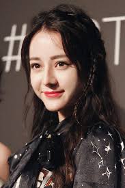 Địch Lê Nhiệt Ba đoạt vị trí quán quân trong bảng xếp hạng gương mặt thời  trang Châu Á năm 2017