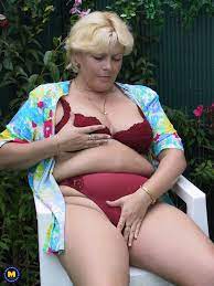 Blonde mature amateur wife in her underwear and naked - Mature.nl