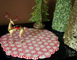 This holiday confection is gobbled up quickly by guests, and it is so easy to make. Easy Inexpensive Peppermint Plates Charlotte Parent