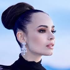 Eloisa Vazquez's Instagram, Twitter & Facebook