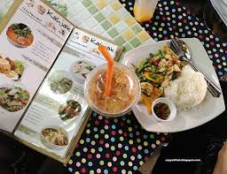 Sememangnya banyak makanan yang halal serta sedap di bangkok ini. Makanan Halal Bangkok Kah Jak Thai Halal Restaurant Chactuchak Weekend Market Azyyati Liah
