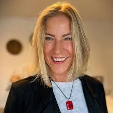 Jessie Savage's Instagram, Twitter & Facebook