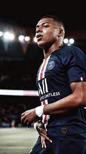 Mbappé began his senior career with ligue 1 club monaco, making his professional debut in 2015, aged 16. Yqy9 7pne4d Em