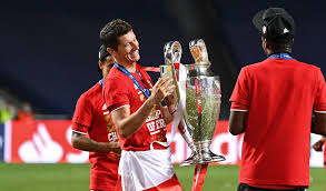 With the quarterfinals coming up in a couple of weeks, the excitement is unbearable, and we're getting more and more impatient to know. How To Watch Uefa Champions League Live On Tv And Streaming With Cbs All Access Univision