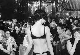 La Revolución Sexual de los 70: crítica a su alejamiento patriarcal