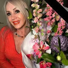 Sandra Croce's Instagram, Twitter & Facebook