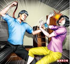 中更誇張成脫衣按摩；示意圖中按摩師的舉動也可被判斷為性騷擾，皆與報導 內容不符且不必要。 觀看動新聞 《蘋果日報》法庭中心主任蘇恩民（以下簡稱蘇）：影片確實跟單純的腳底按 摩有不一致，可能是他們在做動新聞時，用過去舊的動畫片段，不符的部分之 çƒæ¡¿çˆ†é ­54åˆ†é˜æ®ºå¦»ç‹ å¤«è¾¯å¥¹æ˜¯è¤‡è£½äºº