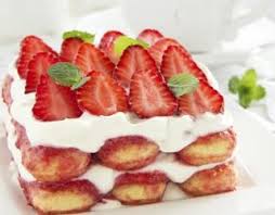 Recette Tiramisu Aux Fraises En Video Recette Recette Tiramisu Fraise Tiramisu Recette Tiramisu Fraise