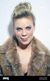 Melanie Marschke's Instagram, Twitter & Facebook