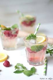 Sommerlimonade Photo By Neulich Im Leben Blogspot De By Sara Heinen Via Flickr Gesunde Getranke Limonade Essen Und Trinken