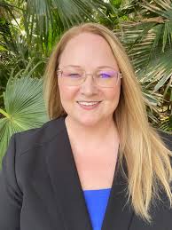 Kimberly Reznicek (@KimReznicek)