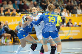 Online prenos súboja, ktorý veľa napovie do boja o postup zo skupiny začína live od 19:15. Ceske Hazenkarky Ceka Na Me Rusko Spanelsko A Svedsko Ceskenoviny Cz