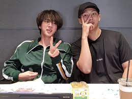 Army's creativity made the meme rm had in mind when he saw jin's photograph come true. After Rm Bts Member V Gets A Marriage Proposal Jin S Reaction Will Leave You In Splits