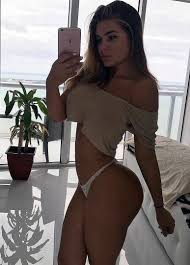 Big Ass Skinny Waist Model - nuslut.com