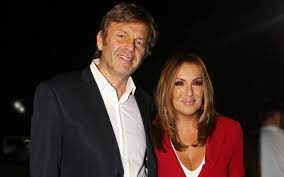 Οι γιορτές βρίσκουν τον απόστολο γκλέτσο για τελευταία φορά στη θέση του δημάρχου στυλίδας και εκείνος δηλώνει έτοιμος να βουτήξει και φέτος. To 3exasmeno Eidyllio Ths Natalias Germanoy Me Ton Apostolo Gkletso