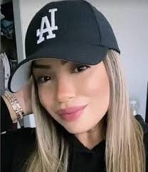 Melissa Moyers's Instagram, Twitter & Facebook