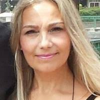 Star Trek cake in buttercream