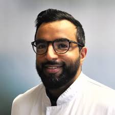 Anwar Omar's Instagram, Twitter & Facebook