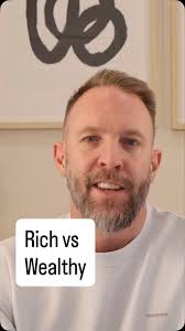 💰 Being rich is about the number in your account.,  🌱 Being wealthy is  about the freedom to live life