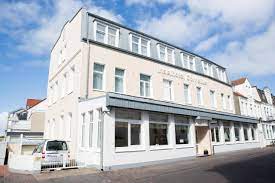 Nachdem der langjährige pächter den pachtvertrag nicht verlängert hat ist die der verpächter (staatsbad norderney gmbh) hat einige bewerbungen. Inselhotel Cornelius Norderney Aktualisierte Preise Fur 2021