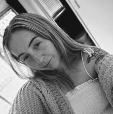 Where can I get the best serving of fresh fish and chips between Yeppoon  and Emu Park?