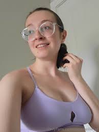 SophieEllie - Free pics, galleries & more at Babepedia