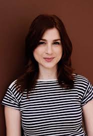Once he was an ice cream vendor and now jordan is the head of a stockbroker office: Aya Cash Cheveux