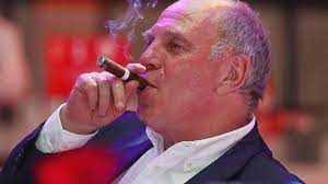 Pep guardiola singing 'don't look back in anger' by oasis while puffing on a cigar is everything. Bavarian Tweets Ø¹Ù„Ù‰ ØªÙˆÙŠØªØ± Uli Hoeness Over The Next Year Oliver Kahn Will Be Trained By Karl Heinz Rummenigge And Then Take Over The Responsibilities In 2022 And Then He Will Become