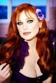 LAURA BENNETT MU: Alexis Vogel PHOTO: Isaiah Mays www.alexisvogel.com  www.retroglamourgirl.com