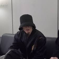 Bts Jungkook El On Instagram Jungkook And Charlie Puth Harmonizing Together Is So Beautif Jungkook Hoodie Aesthetic Jungkook Black Outfit Hoodie Aesthetic