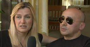 Cu toate acestea, vrea sa ii demonstreze sotiei sale violeta ca poate imparti scena cu treburile casnice, daca este nevoie. Video Scandal In Familia Lui Marcel Pavel SoÅ£ia Mea M A Uitat De Tot Spynews Ro
