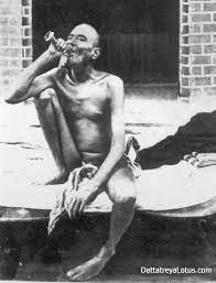 A temple in his name is built on his samadhi at the early life history of gajanan maharaj is obscure, his birthdate being unknown. Pin By Girish Kulkarni On International Temple Summit Saints Of India Indian Saints God Pictures