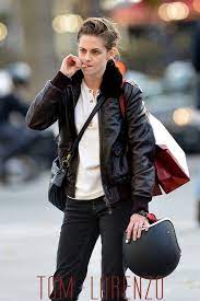 Kristen Stewart On The Set Of Personal Shopper Tom Lorenzo Fabulous Opinionated Kristen Stewart Style Kristen Stewart Movies Kristen Stewart Actress