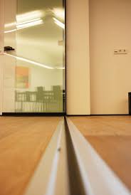 Barrierefreie Glas Faltwand Rahmenlose Optik Sunflex Aluminiumsysteme Faltwand Glasschiebetur Holzkonstruktion