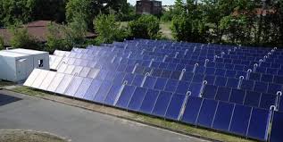 Vattenfall In Kopenick Startet Der Betrieb Der Grossten Solarthermie Anlage Berlins Outdoor Decor Roof Solar Panel Solar Panels