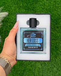 Her loss 🤩 Aroma irresistible: con una vibrante apertura de lima, pimienta  rosa y gálbano amargo, esta colonia hace una declaración audaz. Las ricas  especias de canela y cardamomo añaden un toque